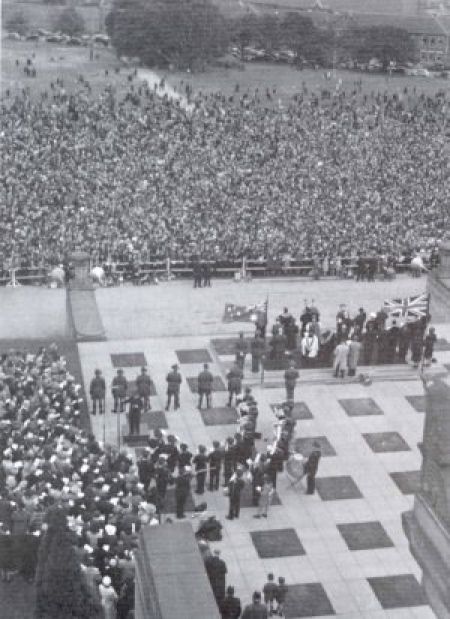 1945